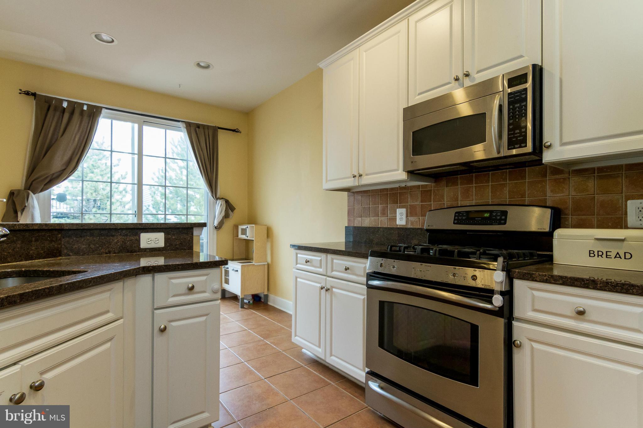 9261 Laurel Ridge Crossing Road Lorton, VA 22079 - Photo 7 of 27 Interior (General)