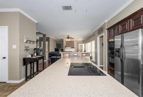 a view of a back yard of the house