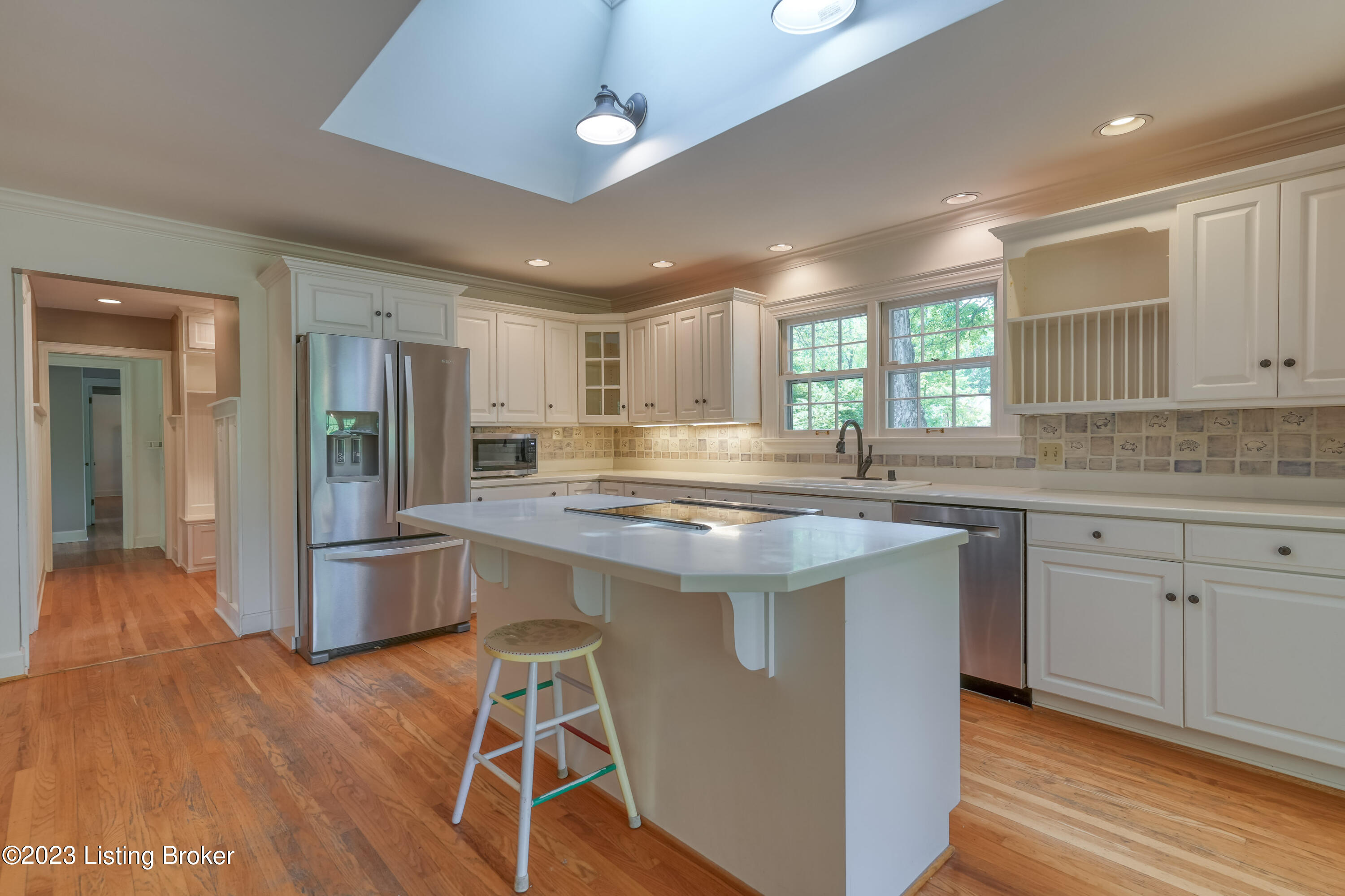 806 Glenbrook Road Anchorage, KY 40223 - Photo 15 of 39 022 - 20230524-06563