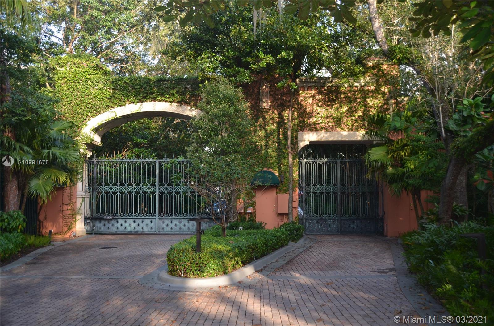 3471 Main Highway, Unit 928 Miami, FL 33133 - Photo 49 of 53