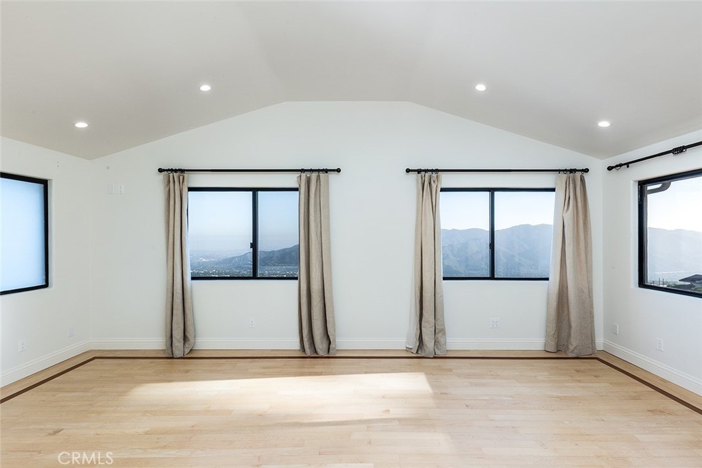 5660 Pine Cone Road La Crescenta, CA 91214 - Photo 19 of 40