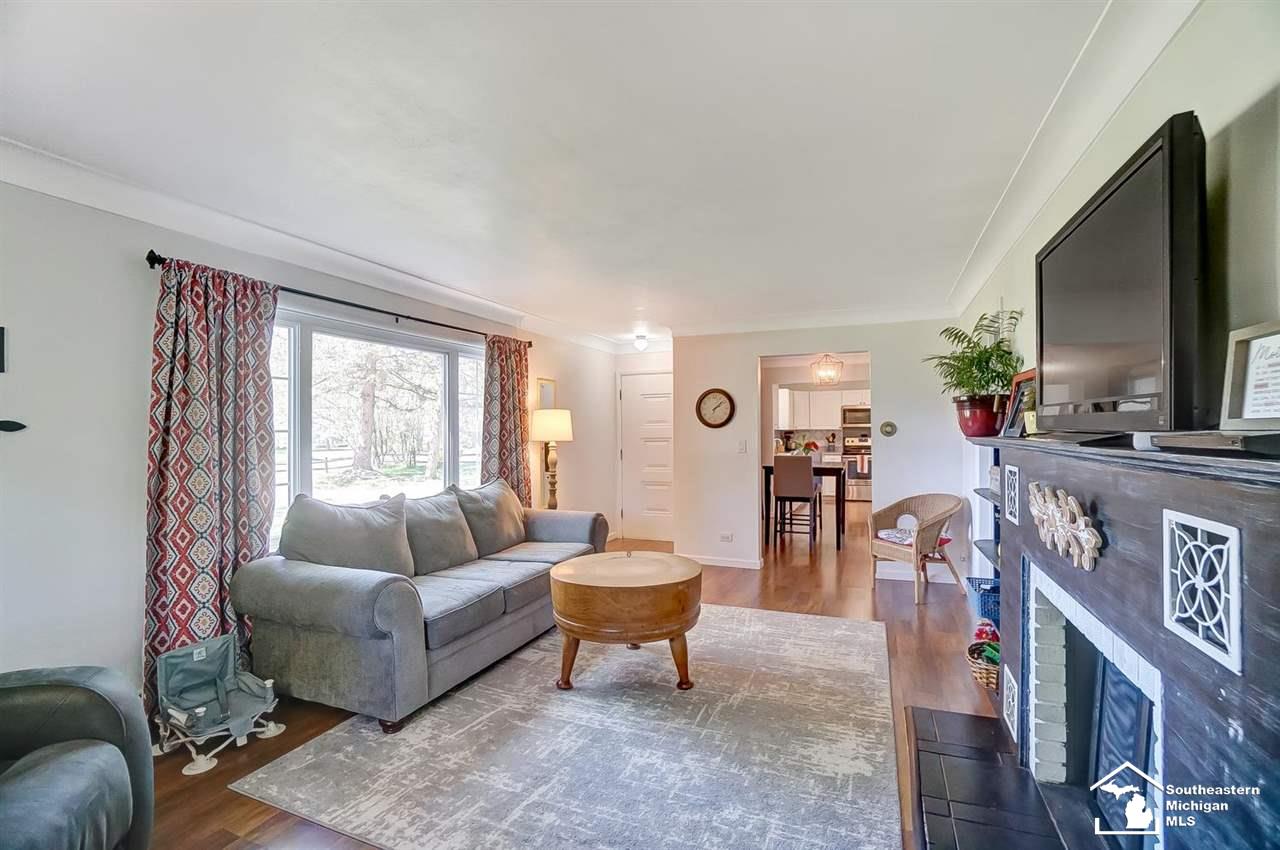 6700 Douglas Road Lambertville, MI 48144 - Photo 9 of 44 50074520-8.JPG