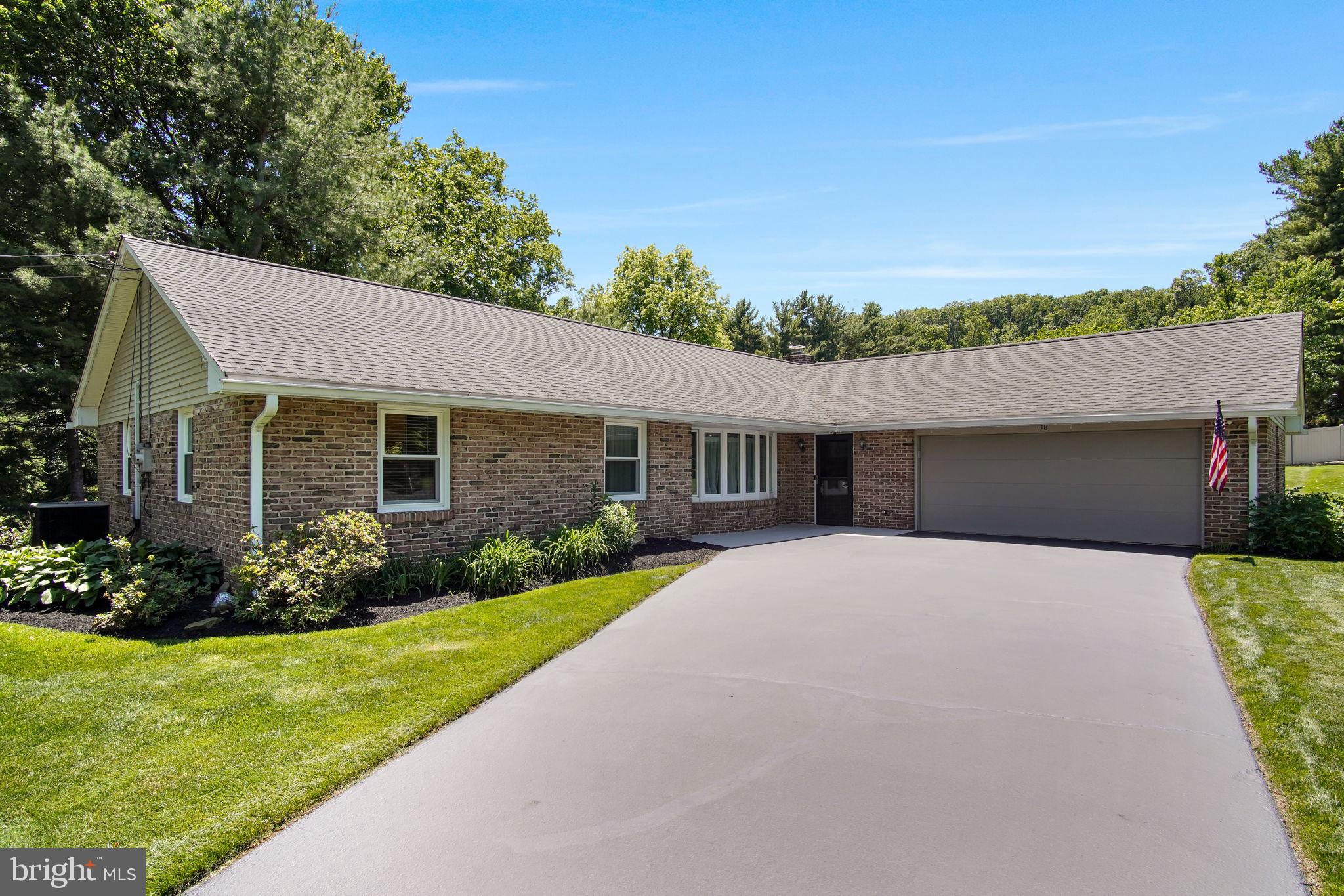 118 Sand Road Hershey, PA 17033 - Photo 4 of 48
