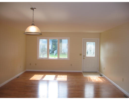 33 Wrentham Road Springfield, MA 01119 - Photo 3 of 3