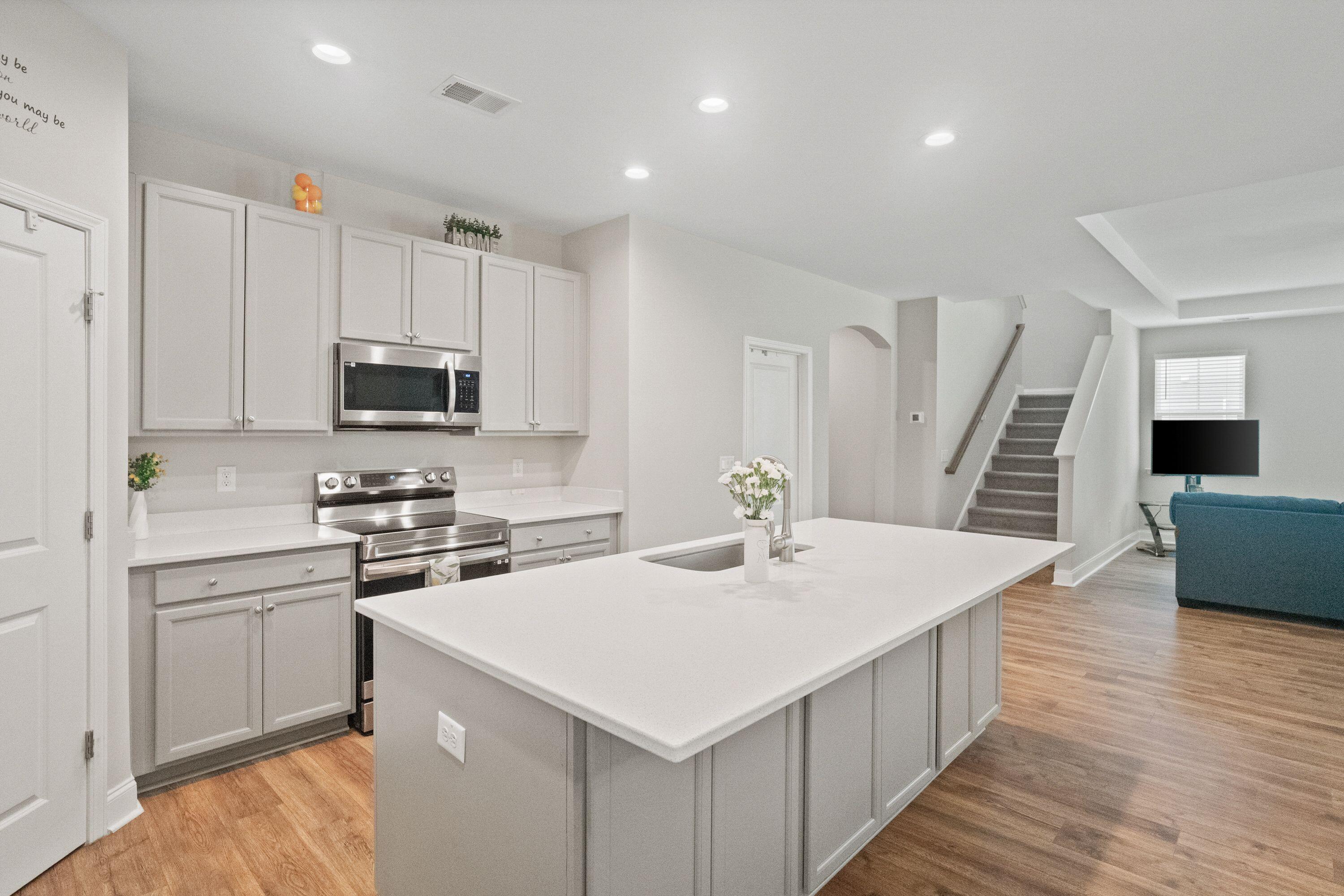 689 West Butternut Road Summerville, SC 29483 - Photo 15 of 47 .