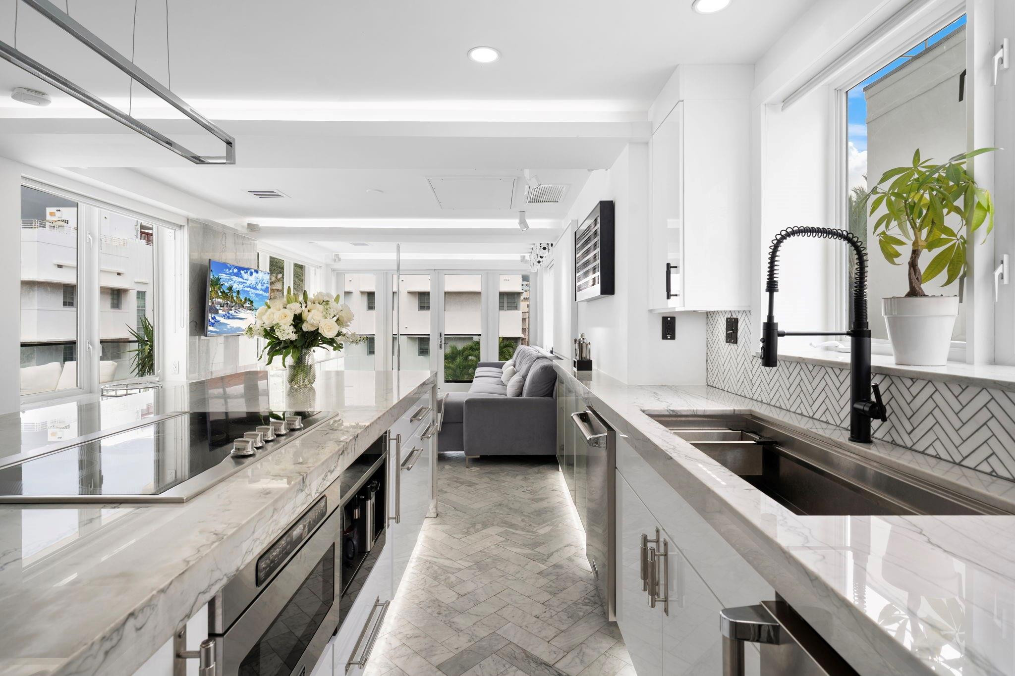 124 11th Street Miami Beach, FL 33139 - Photo 12 of 93 Photo 12