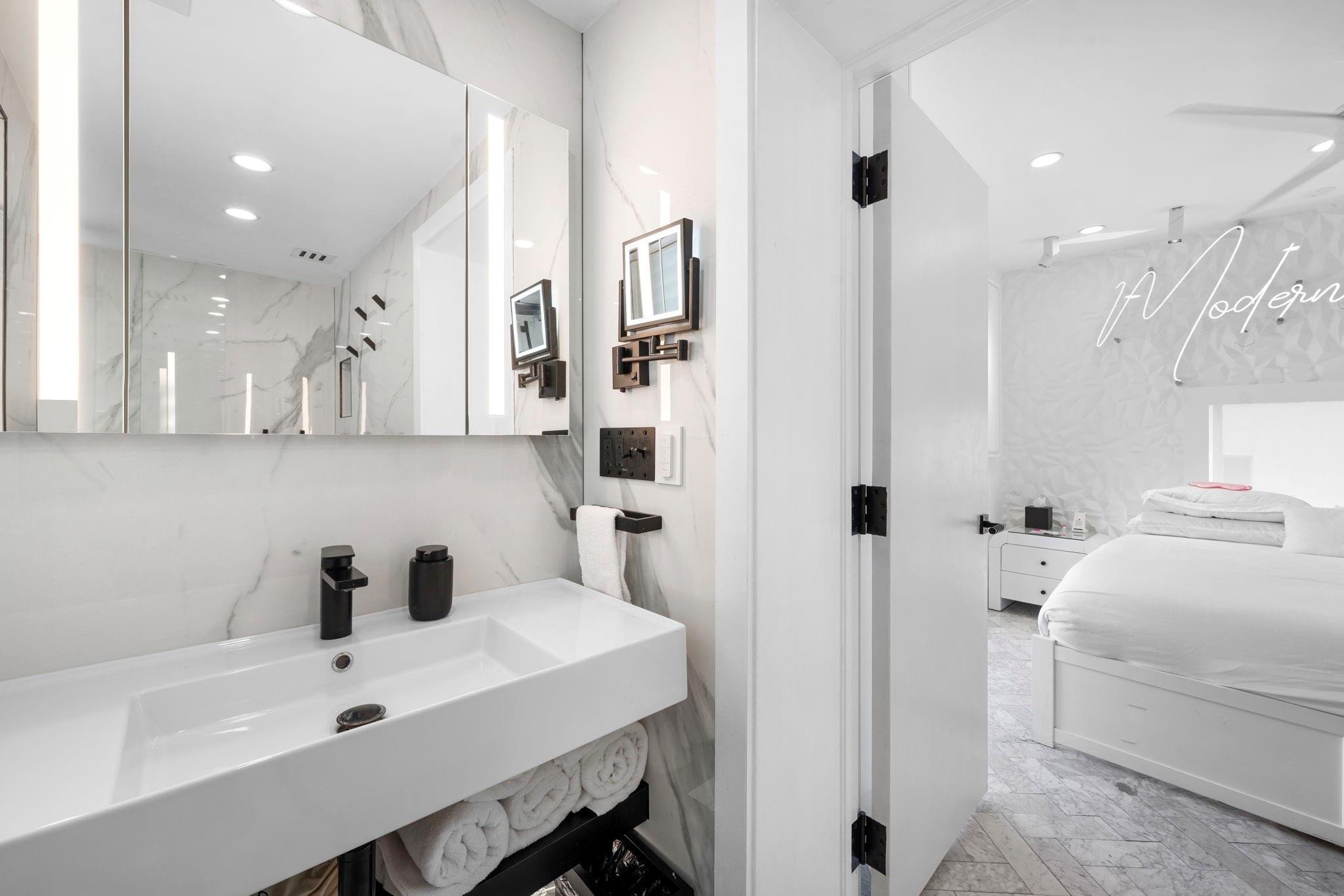 124 11th Street Miami Beach, FL 33139 - Photo 3 of 93 Photo 3