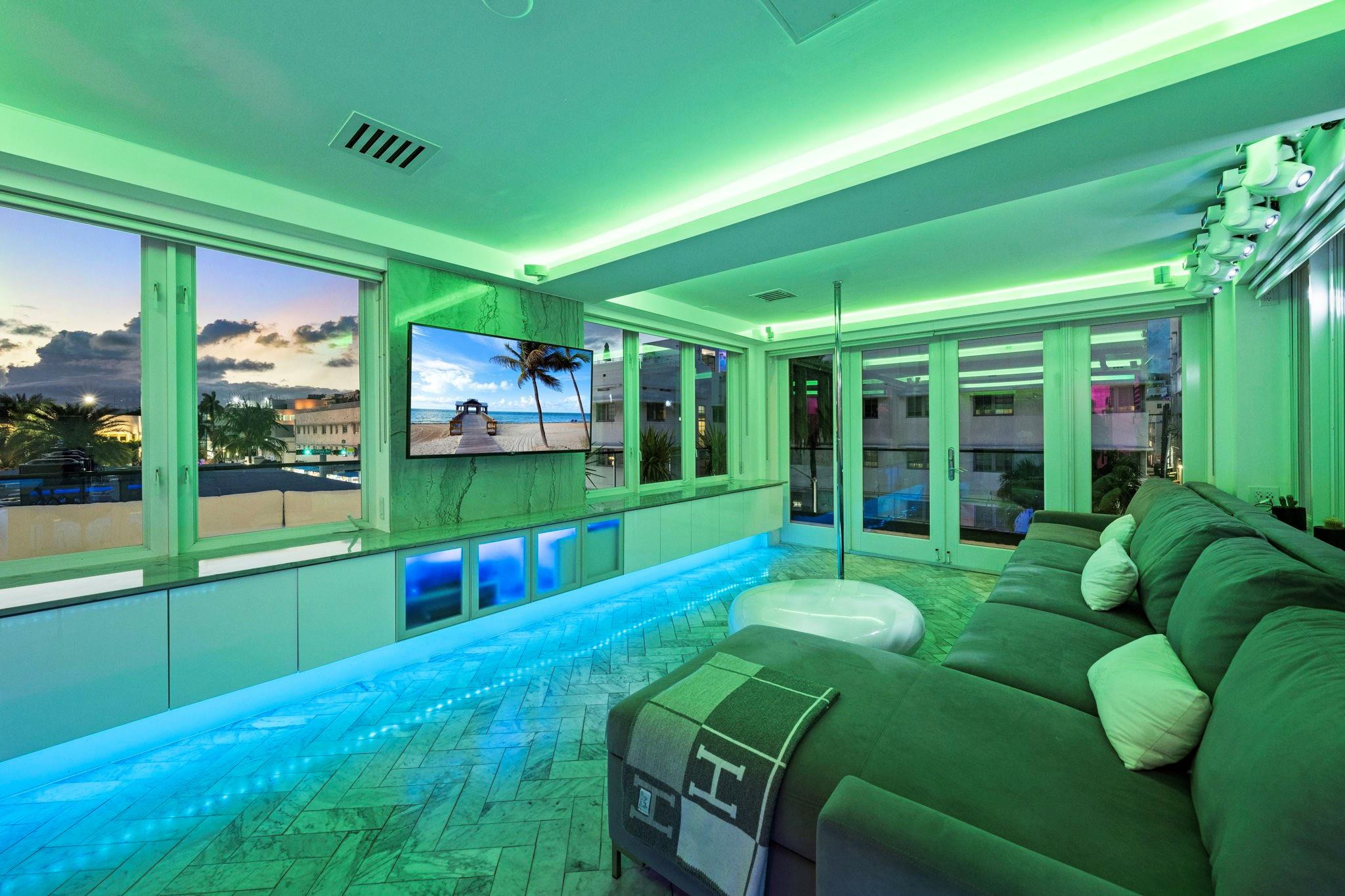 124 11th Street Miami Beach, FL 33139 - Photo 33 of 93 Photo 33