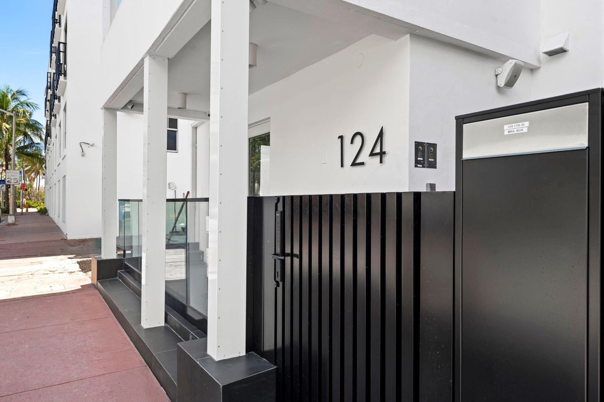 124 11th Street Miami Beach, FL 33139 - Photo 5 of 93 Photo 5