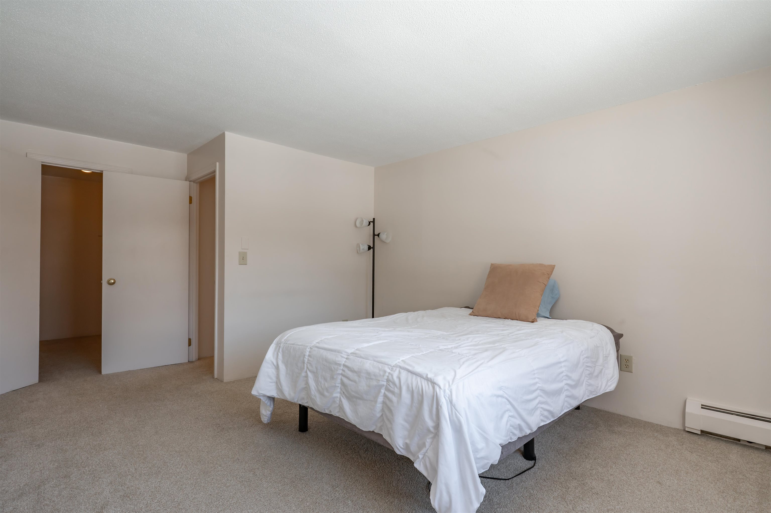 36 English Village Road, Unit 202R Manchester, NH 03102 - Photo 20 of 30