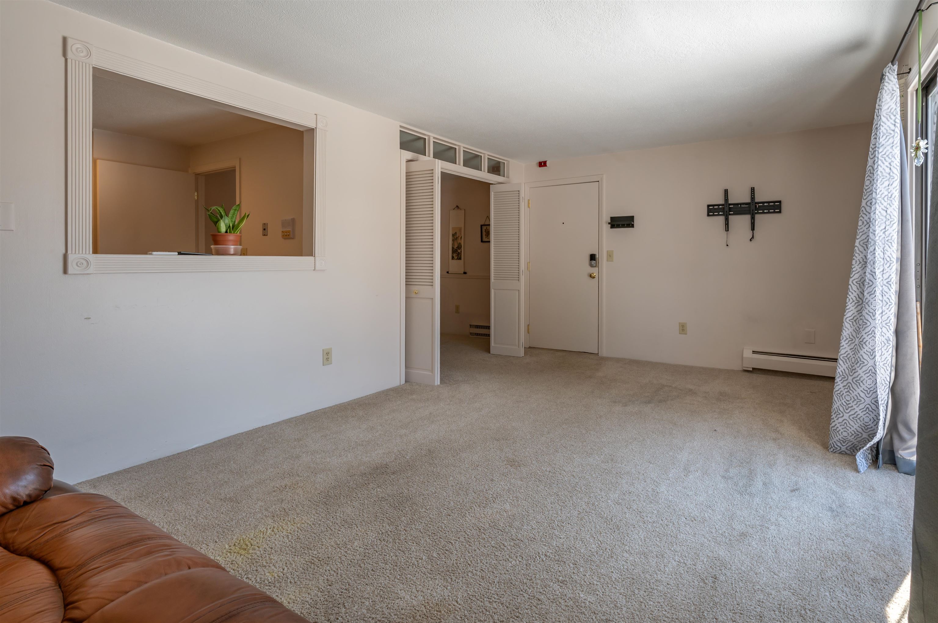 36 English Village Road, Unit 202R Manchester, NH 03102 - Photo 4 of 30