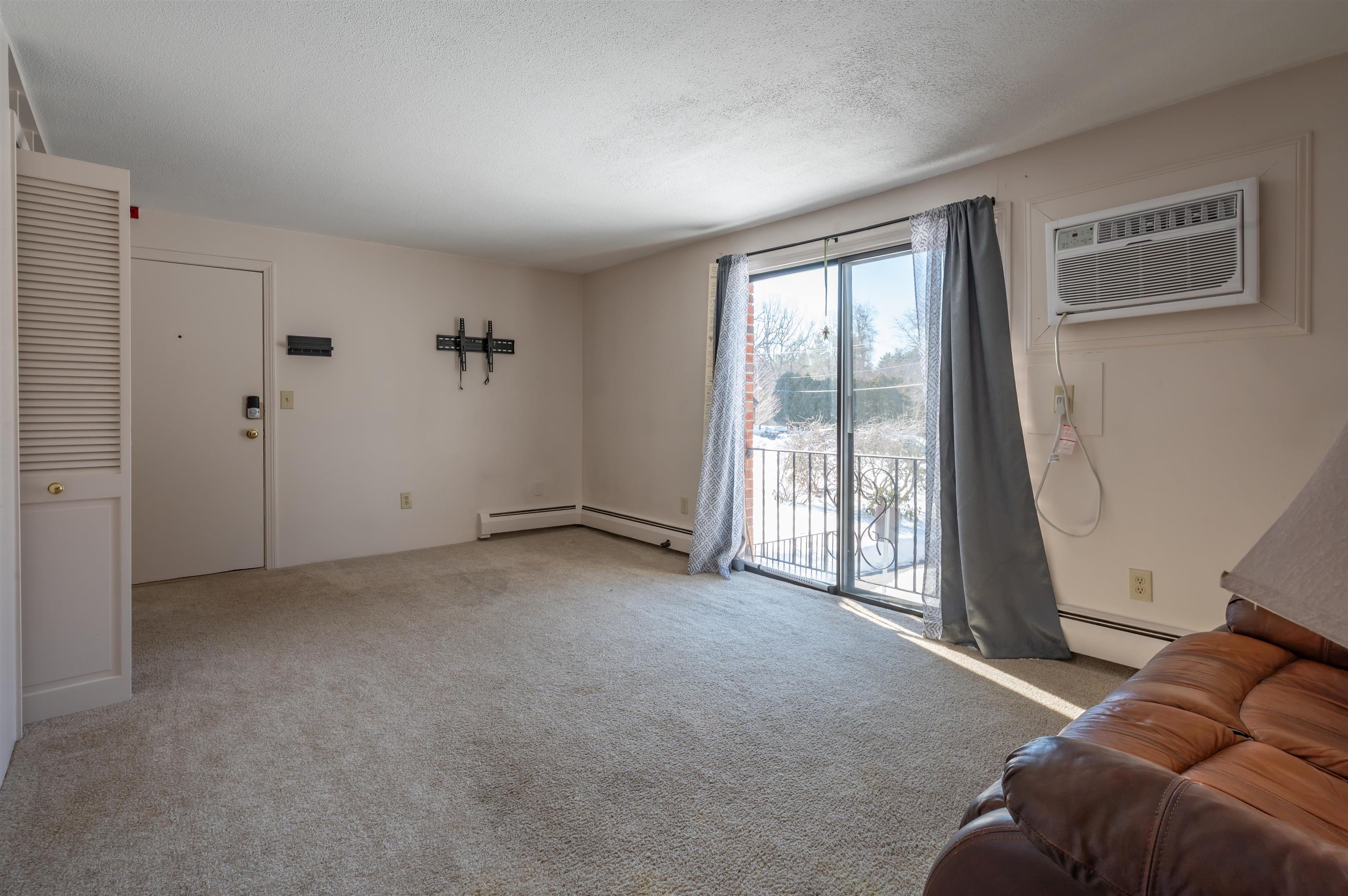 36 English Village Road, Unit 202R Manchester, NH 03102 - Photo 6 of 30