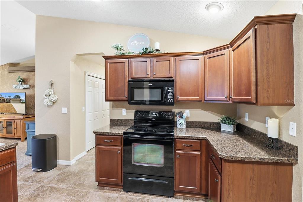 2303 Southeast 22nd Loop Ocala, FL 34471 - Photo 12 of 37