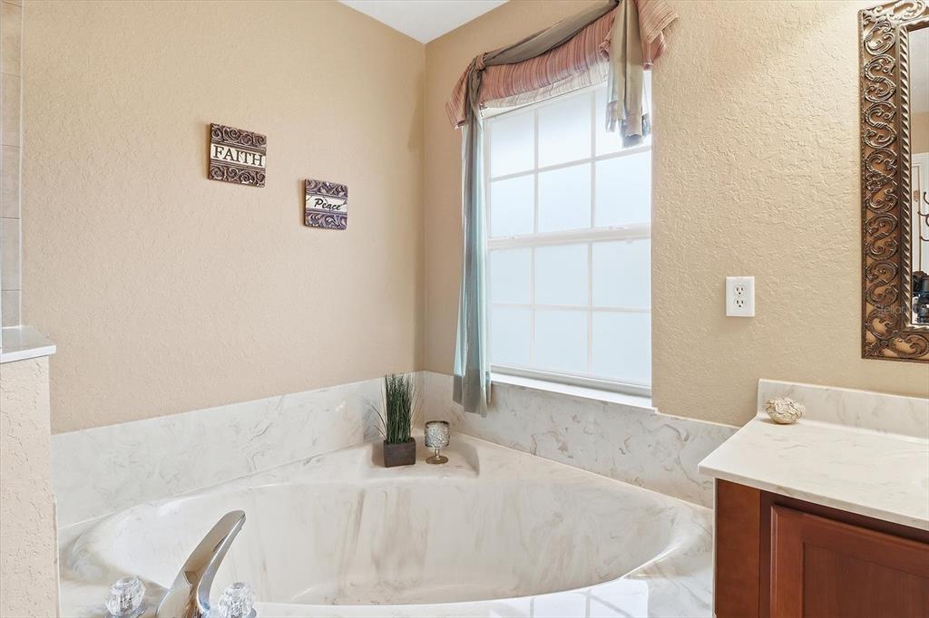 2303 Southeast 22nd Loop Ocala, FL 34471 - Photo 20 of 37