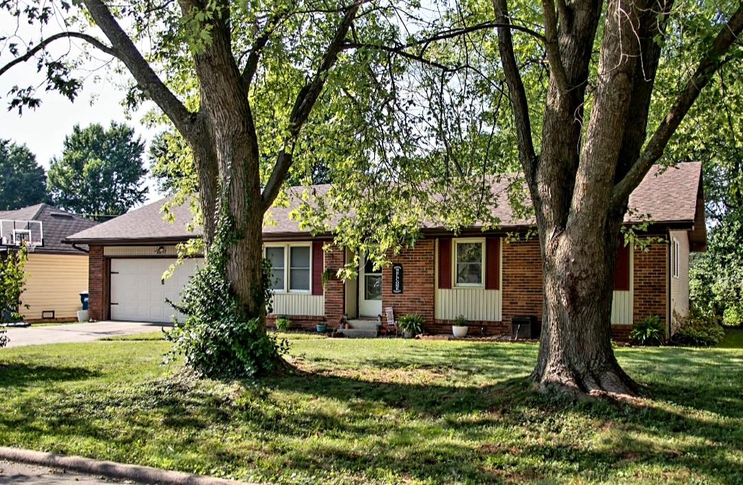 1237 West Primrose Street Springfield, MO 65807 - Photo 1 of 1 Screenshot_20210708-192618_Photos