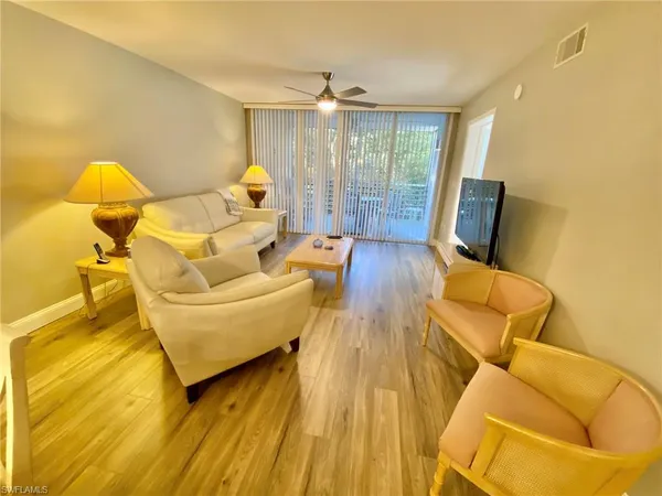 $5,500 | 290 Naples Cove Drive, Unit 2205, Naples, FL 34110