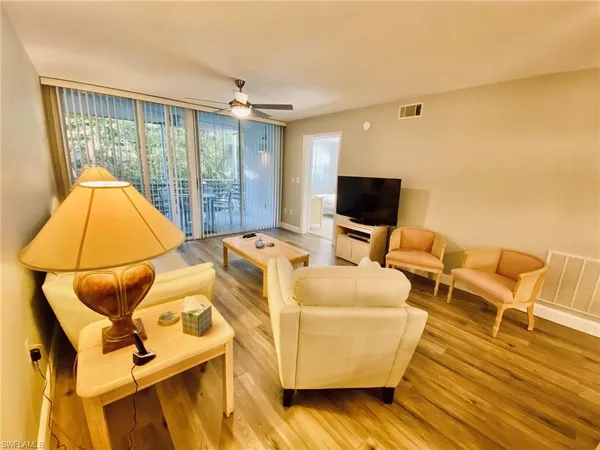 $5,500 | 290 Naples Cove Drive, Unit 2205, Naples, FL 34110