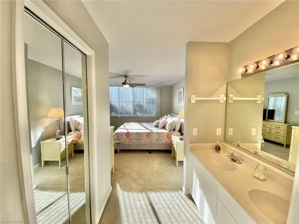 $5,500 | 290 Naples Cove Drive, Unit 2205, Naples, FL 34110