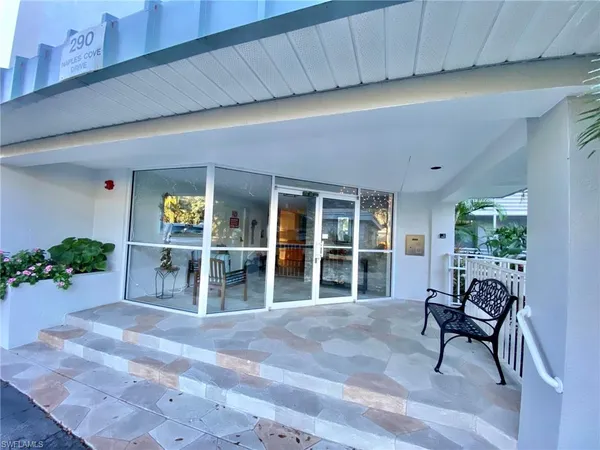 $5,500 | 290 Naples Cove Drive, Unit 2205, Naples, FL 34110