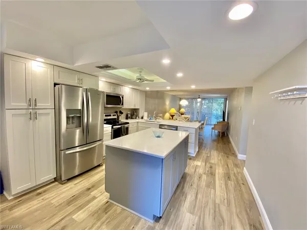 $5,500 | 290 Naples Cove Drive, Unit 2205, Naples, FL 34110