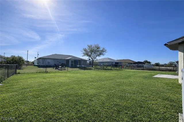 $2,495 | 1222 Northeast 40th Terrace, Cape Coral, FL 33909