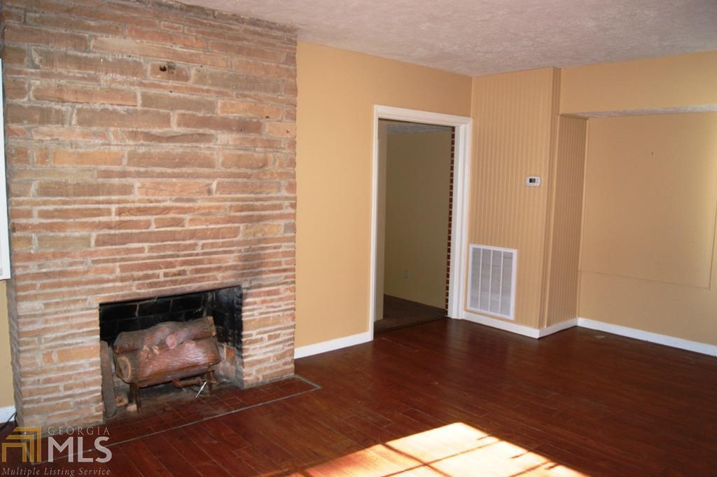 294 Longview Drive Jefferson, GA 30549 - Photo 2 of 17