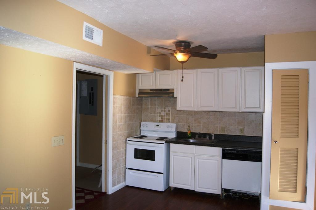 294 Longview Drive Jefferson, GA 30549 - Photo 3 of 17