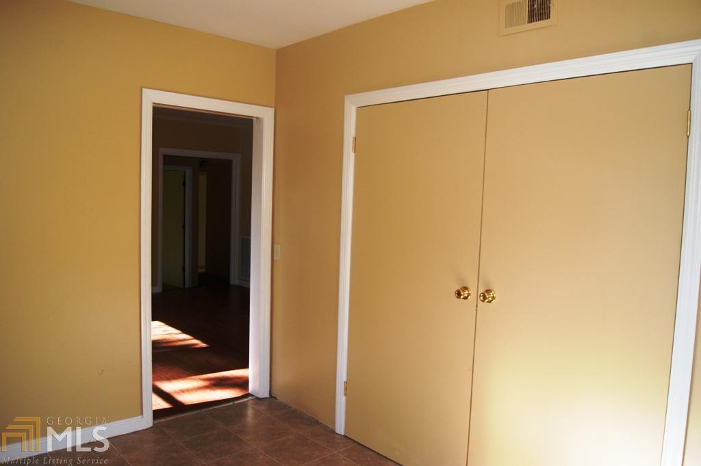 294 Longview Drive Jefferson, GA 30549 - Photo 5 of 17