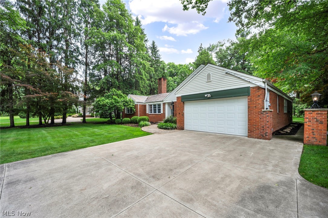 10906 Fitzwater Road Brecksville, OH 44141 - Photo 5 of 45