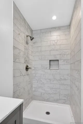 $4,650 | 5442 San Onofre Terrace, San Diego, CA 92114