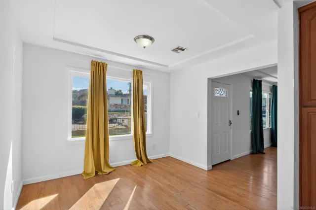 $4,650 | 5442 San Onofre Terrace, San Diego, CA 92114