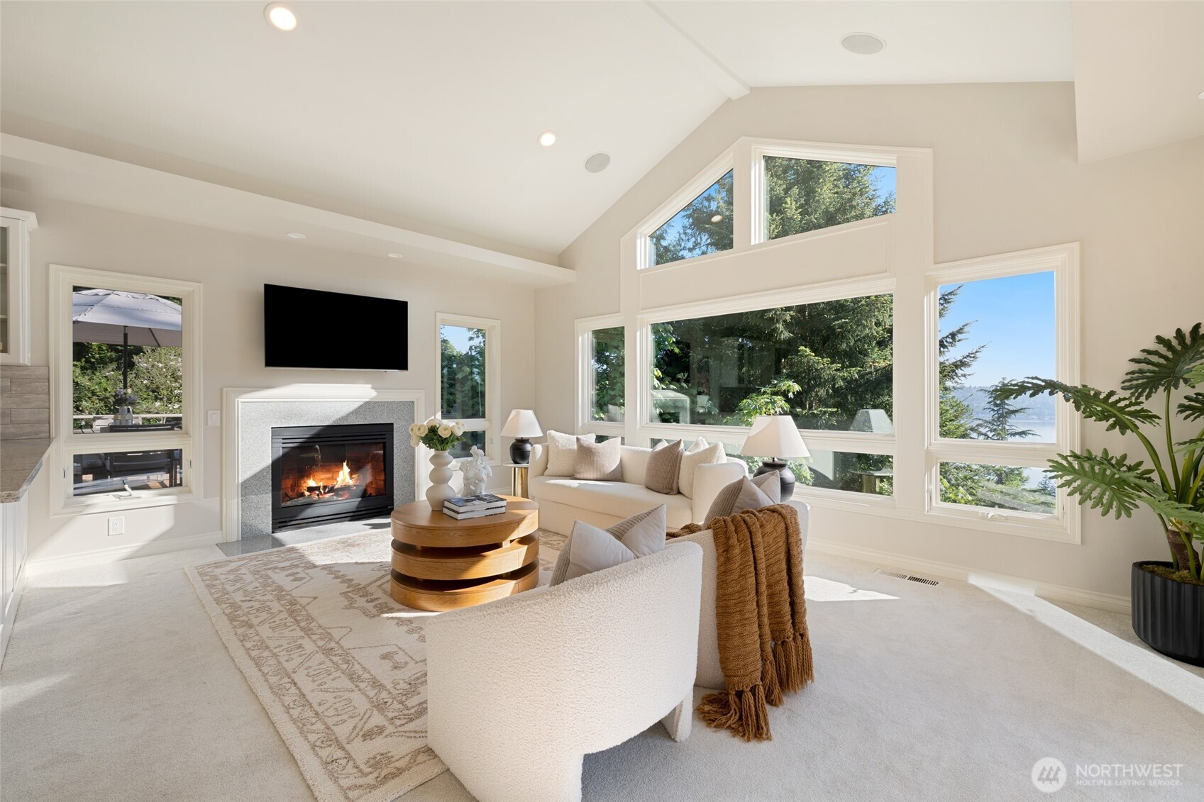 8144 West Mercer Way Mercer Island, WA 98040 - Photo 8 of 40