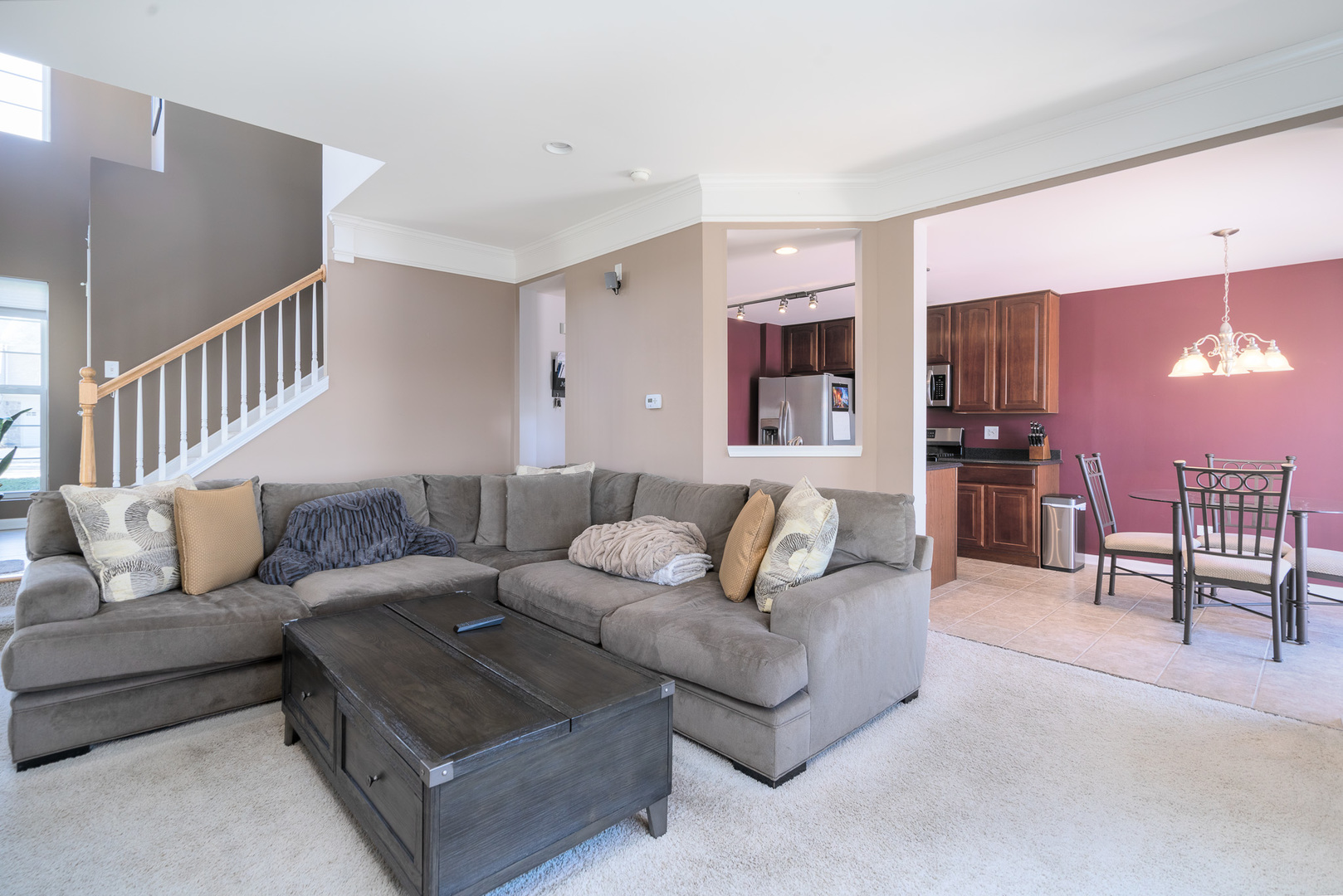 15316 Pinewood Road Lockport, IL 60441 - Photo 12 of 31 a living room with furniture and kitchen view