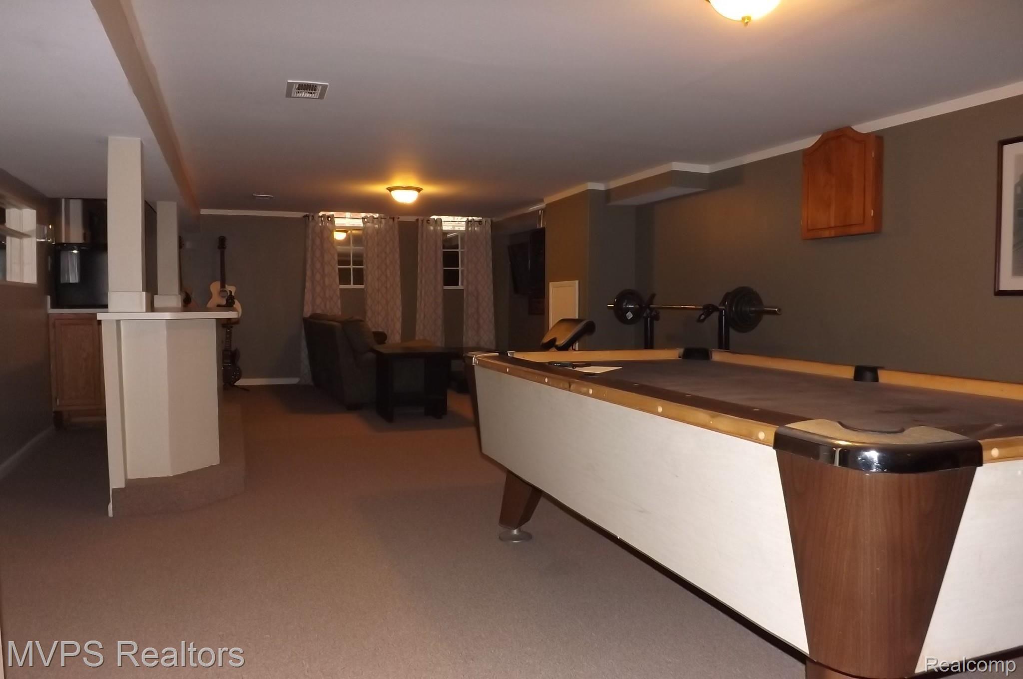 32166 Kelly Road Roseville, MI 48066 - Photo 21 of 29 Base Rec room.JPG