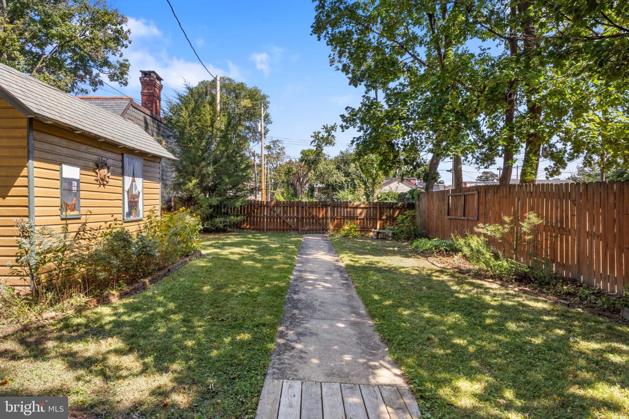 721 South George Street York, PA 17401 - Photo 55 of 78 Charming backyard.