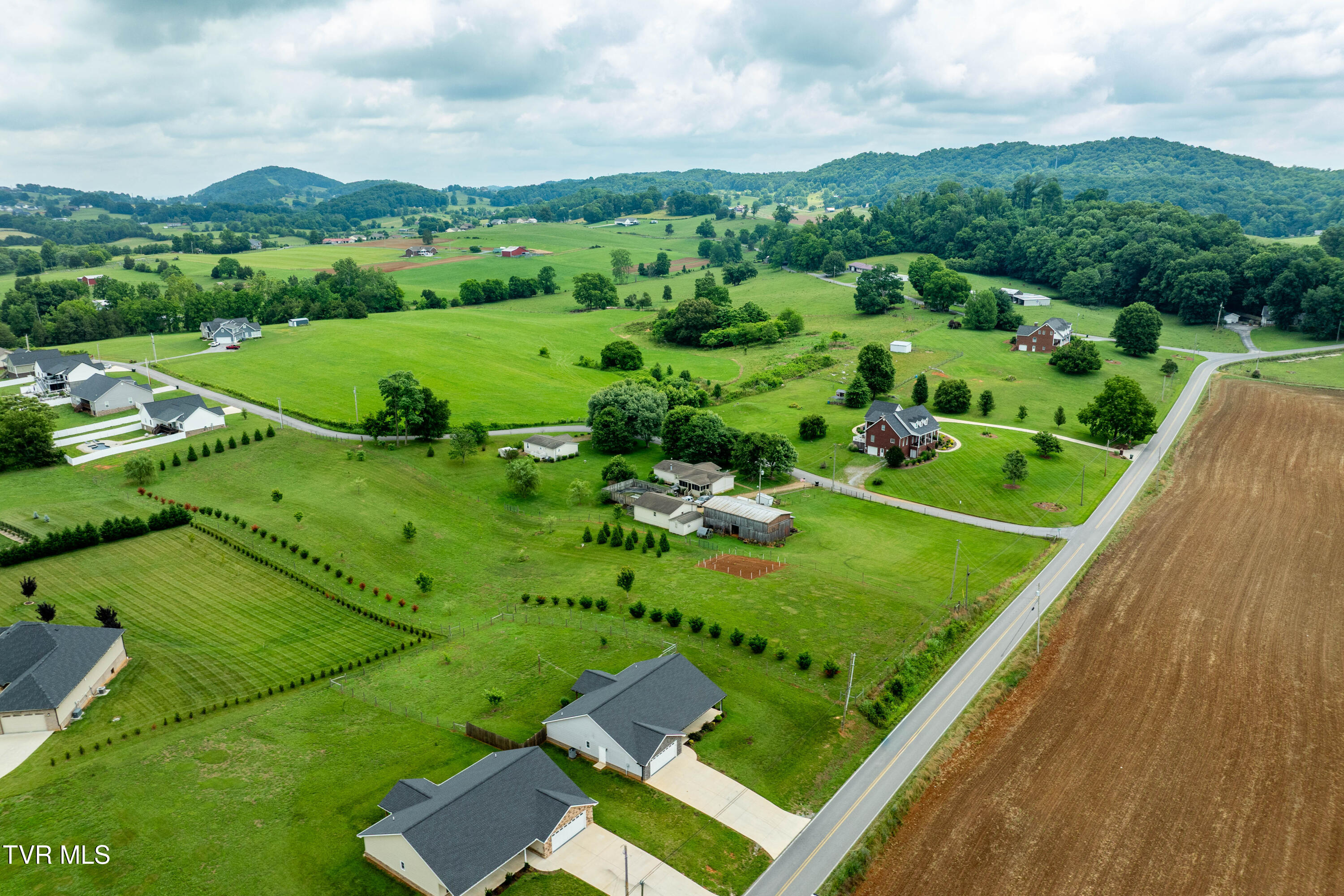 595 Pleasant Valley Road Jonesborough, TN 37659 - Photo 54 of 55 595 Pleasant Valley Road (12 of 72)