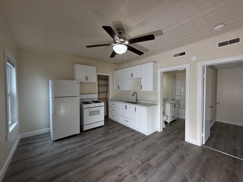 227 White Street, Unit F2R Lowell, MA 01854 - Photo 4 of 10