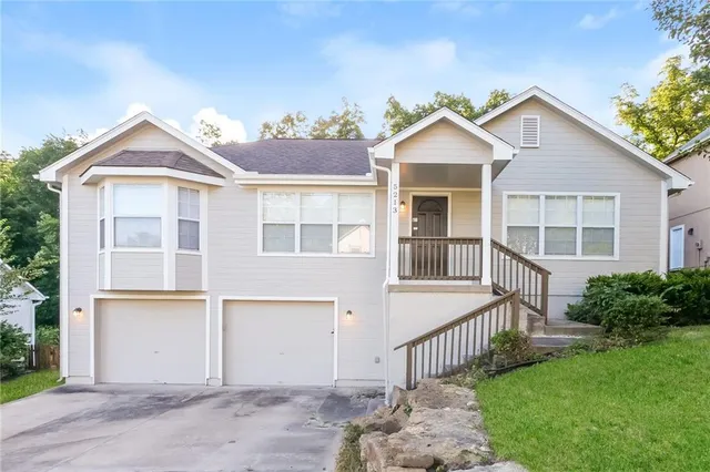 $3,080 | 9305 North Harrison Street, Kansas City, MO 64155