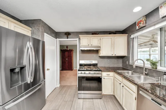 $299,000 | 1450 Country Park Drive, Katy, TX 77450