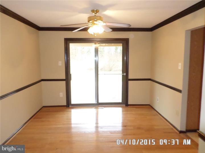 211 Hooton Road Mount Laurel, NJ 08054 - Photo 12 of 25 Dining Room