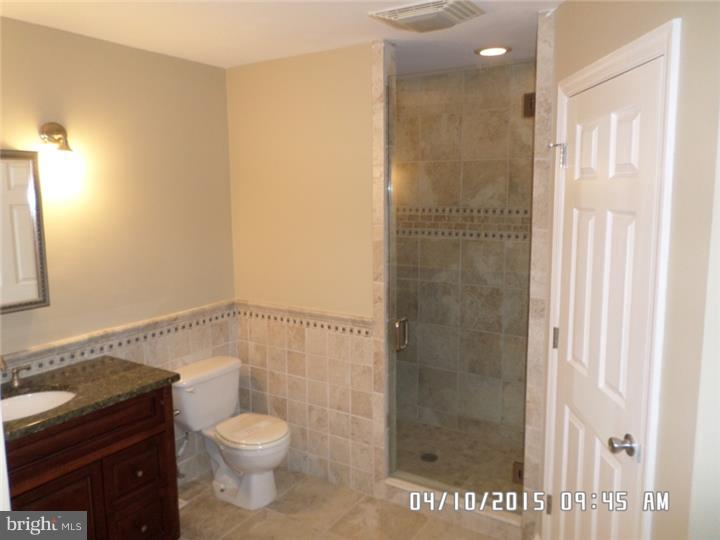 211 Hooton Road Mount Laurel, NJ 08054 - Photo 16 of 25 Master Bathroom