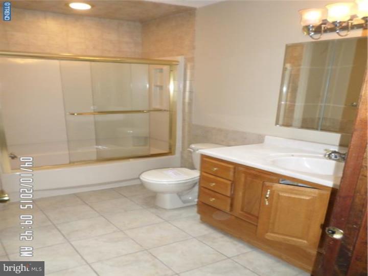211 Hooton Road Mount Laurel, NJ 08054 - Photo 22 of 25 Bathroom