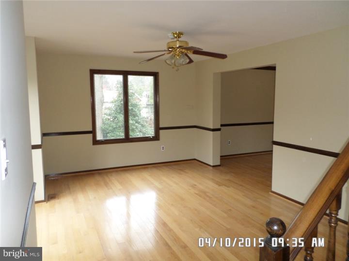 211 Hooton Road Mount Laurel, NJ 08054 - Photo 4 of 25 Den