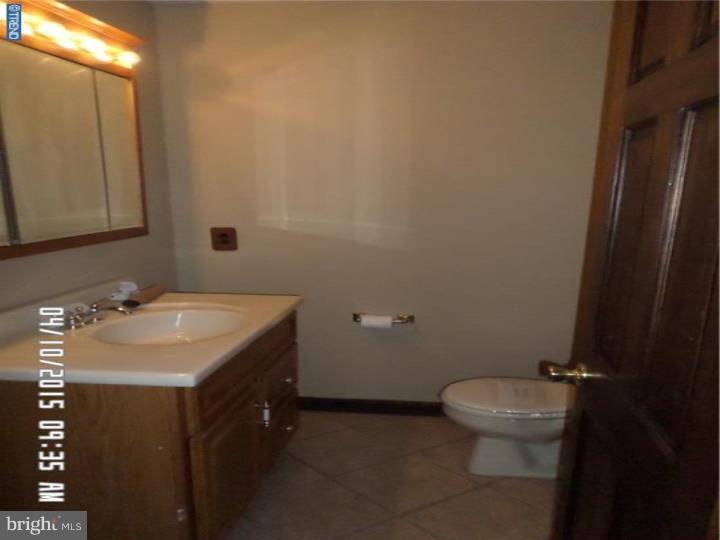 211 Hooton Road Mount Laurel, NJ 08054 - Photo 5 of 25 Half Bath