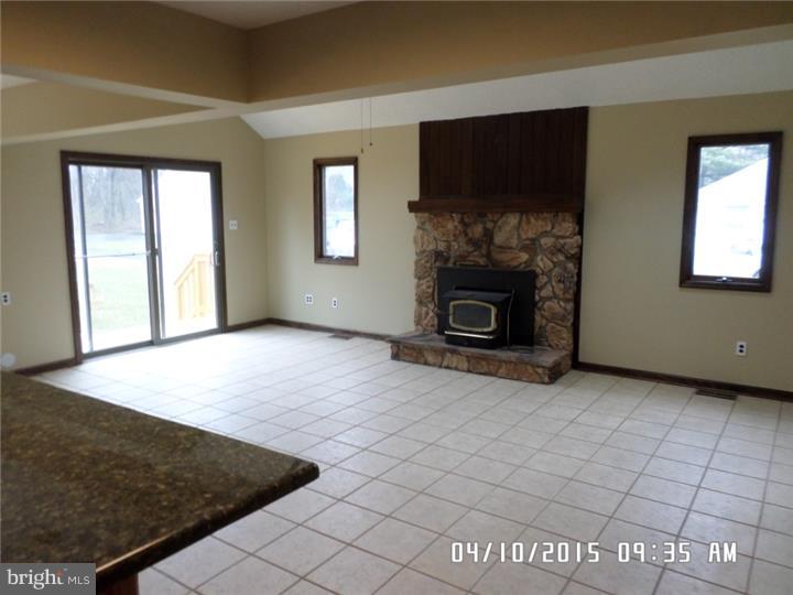 211 Hooton Road Mount Laurel, NJ 08054 - Photo 6 of 25 Family Room