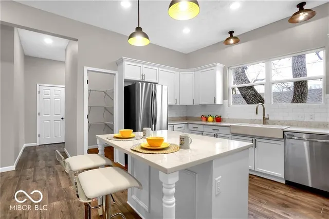 $2,900 | 942 Jefferson Avenue, Indianapolis, IN 46201