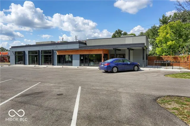 $2,900 | 942 Jefferson Avenue, Indianapolis, IN 46201