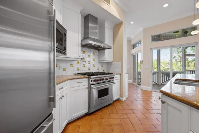 $2,799,000 | 512 77th Street, Holmes Beach, FL 34217