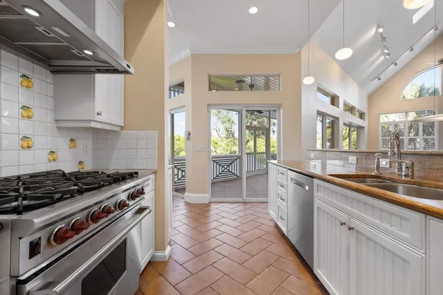 $2,799,000 | 512 77th Street, Holmes Beach, FL 34217