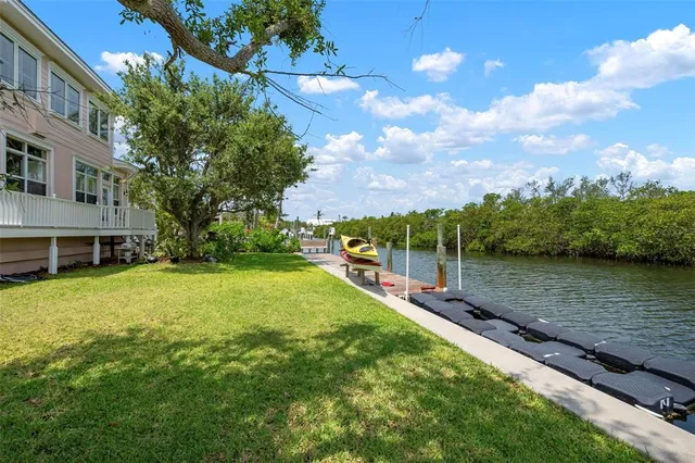 $2,799,000 | 512 77th Street, Holmes Beach, FL 34217